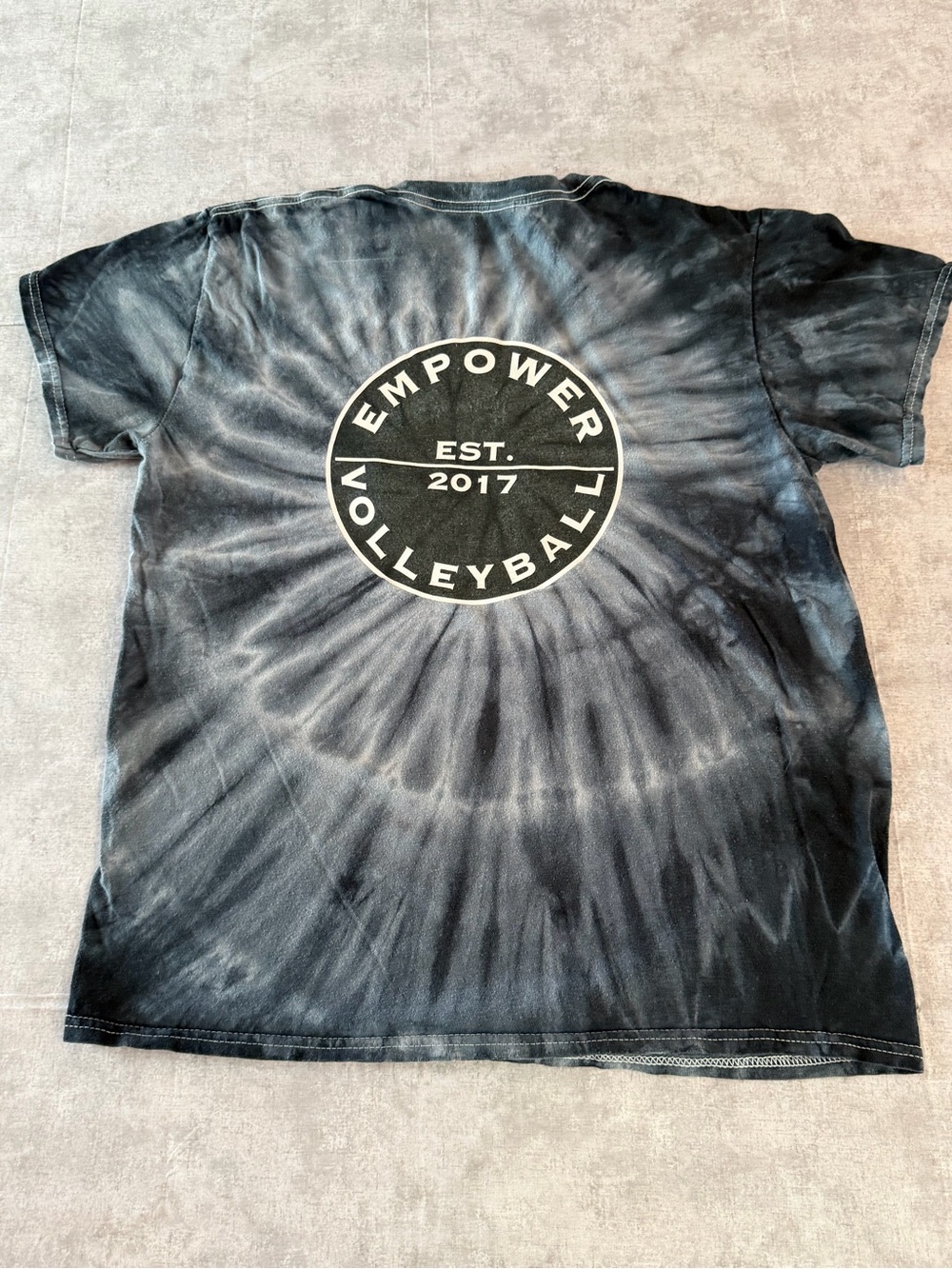 Gilden Unisex M Medium Tie Dyed Blue and Grey “Empower Volleyball”  T Shirt Tee